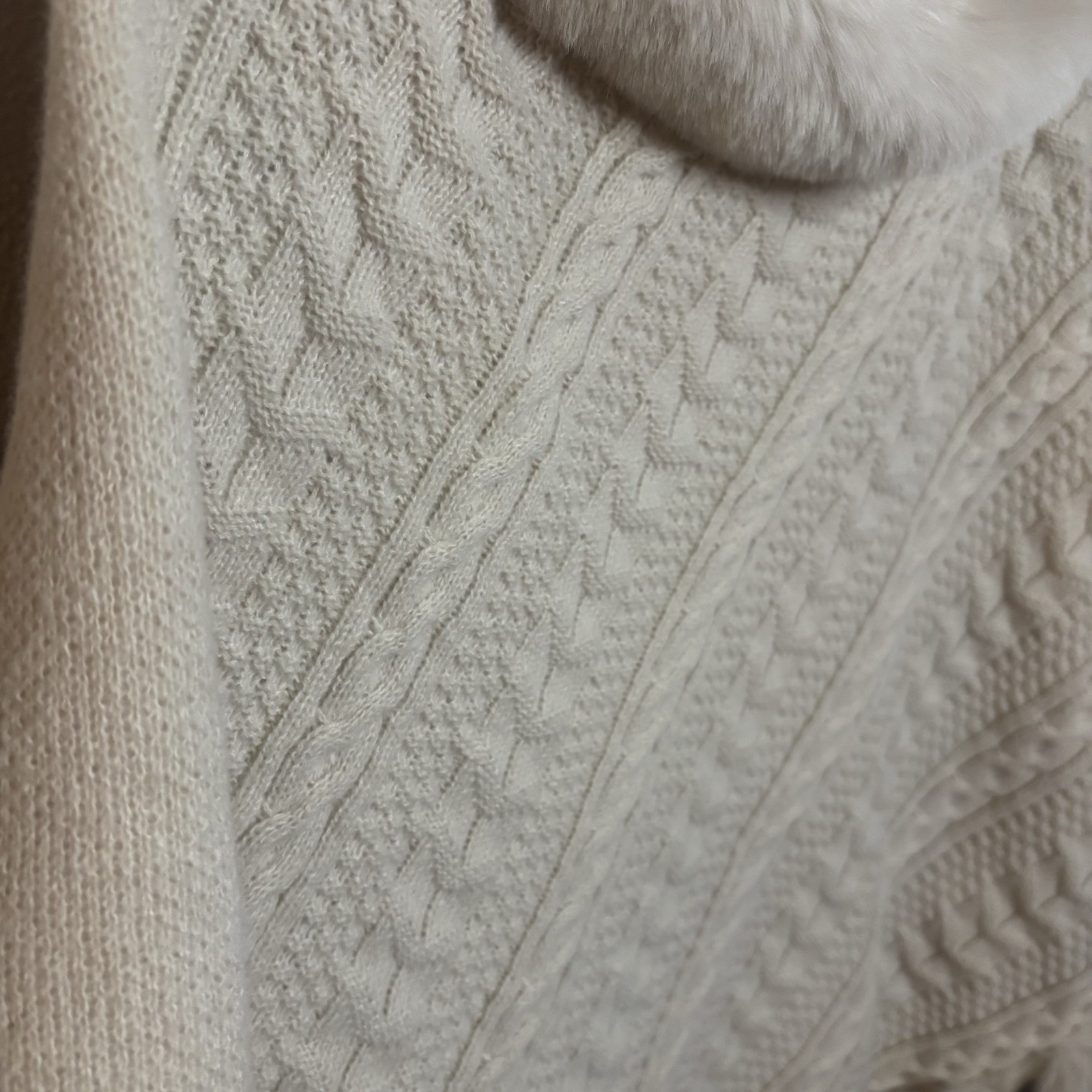 Ivory Cable Knit Faux Fur Trim Poncho Cape Sweater One Size Cottagecore Indie