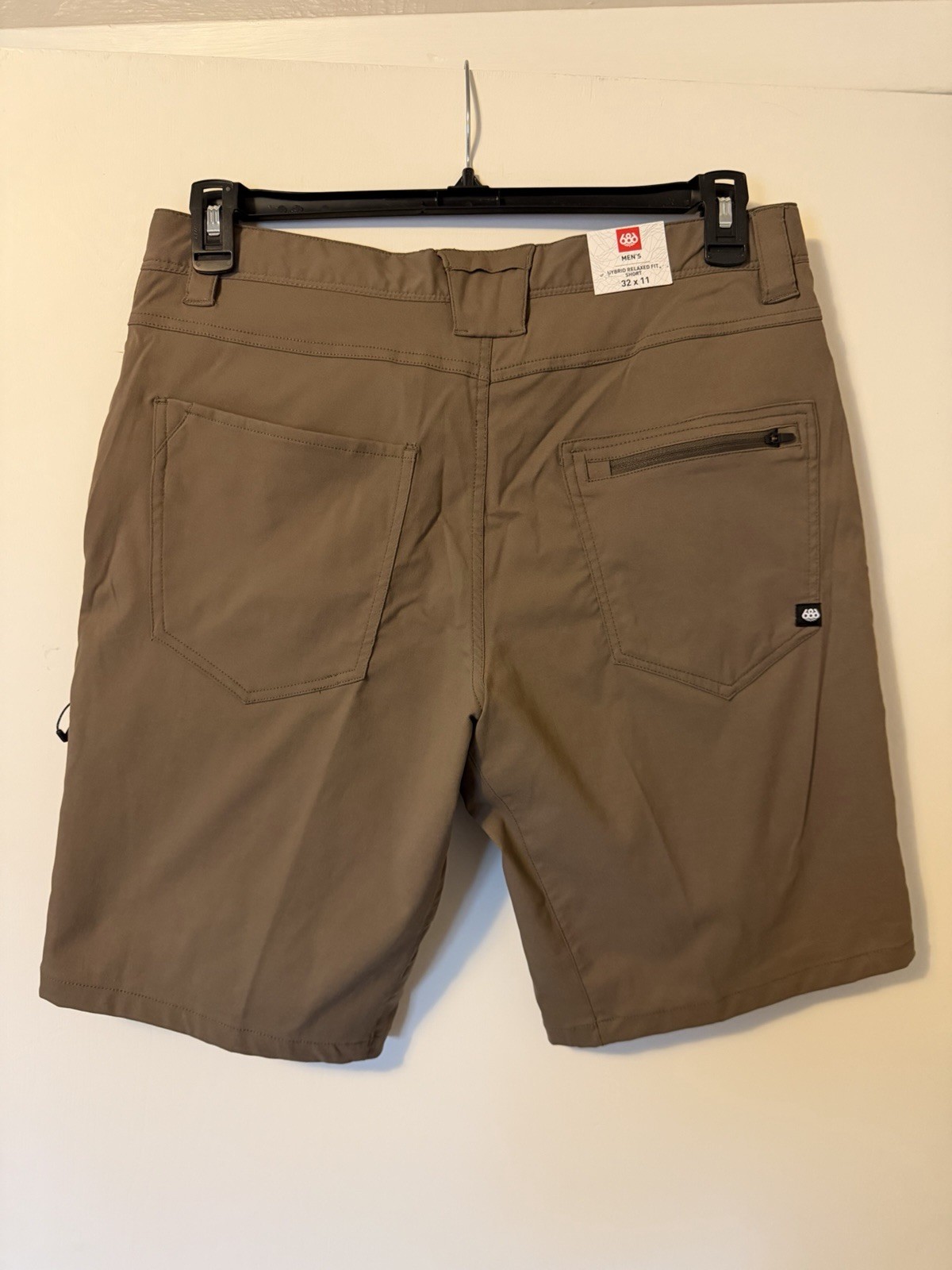 686 everywhere Shorts below Knee Size 32 Brand New With Tags