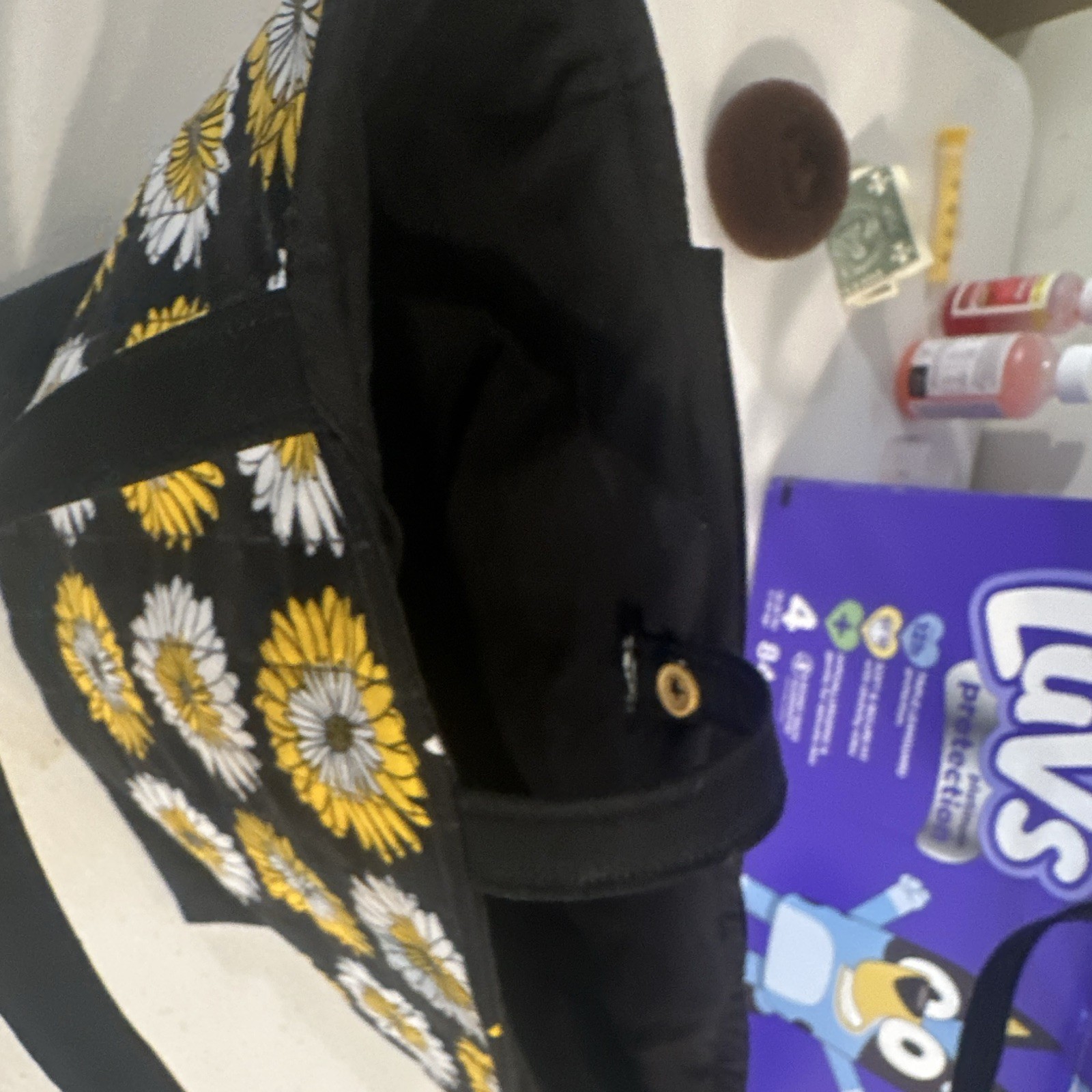 Handmade quilted Black Yellow White Daisy Floral Tote Bag for Women, button,