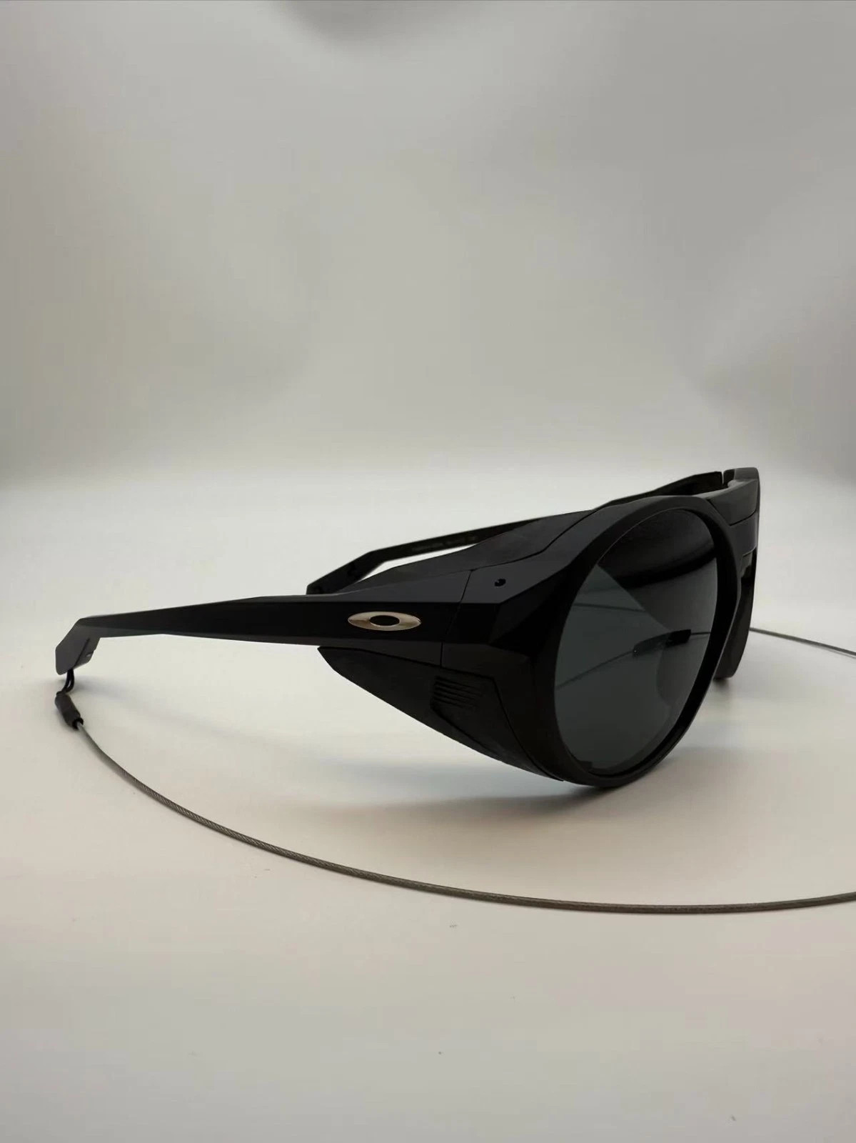Gafas de sol redondas Oakley Oo9440 Clifden para hombre/-