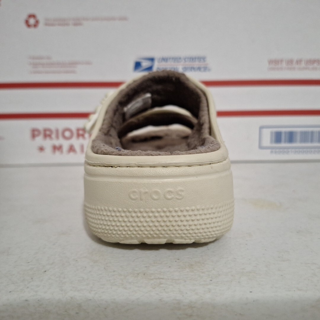 Crocs Classic Cozzzy Beige Faux Fur Unisex Sandal Men 4 Women 6 Dual Comfort