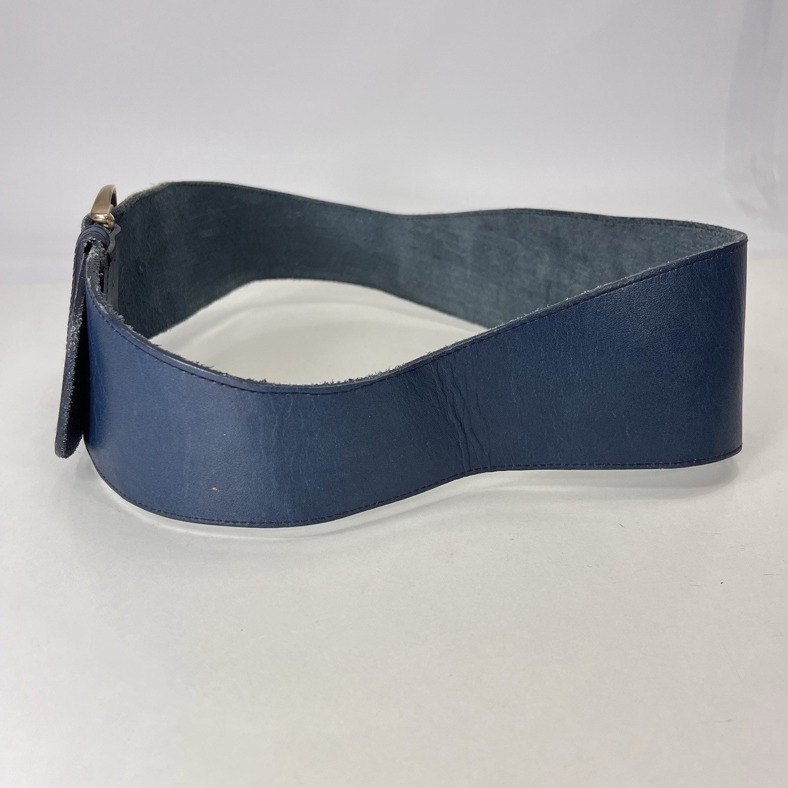 Vintage Wide Blue Leather Waist Belt – Women’s Size 26