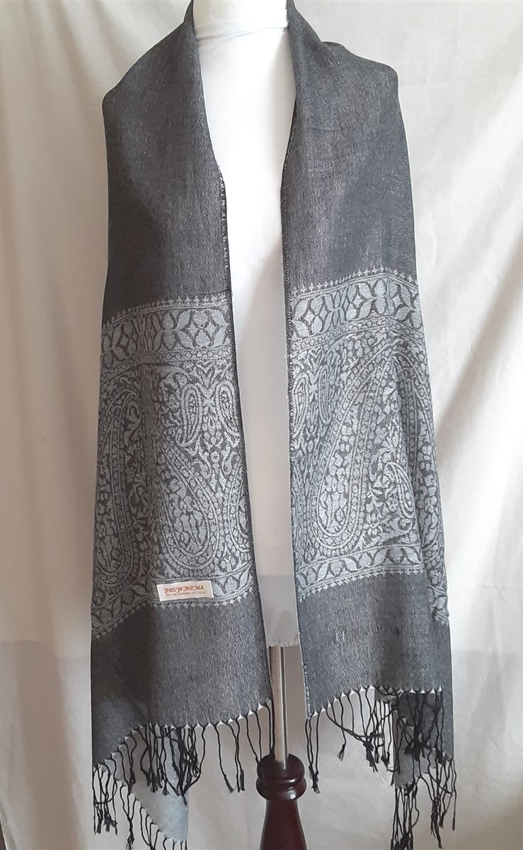 Shawl Wrap Pashmina Silk Blend Gray w/ Paisley Border Fringed 28″ x 80″ New