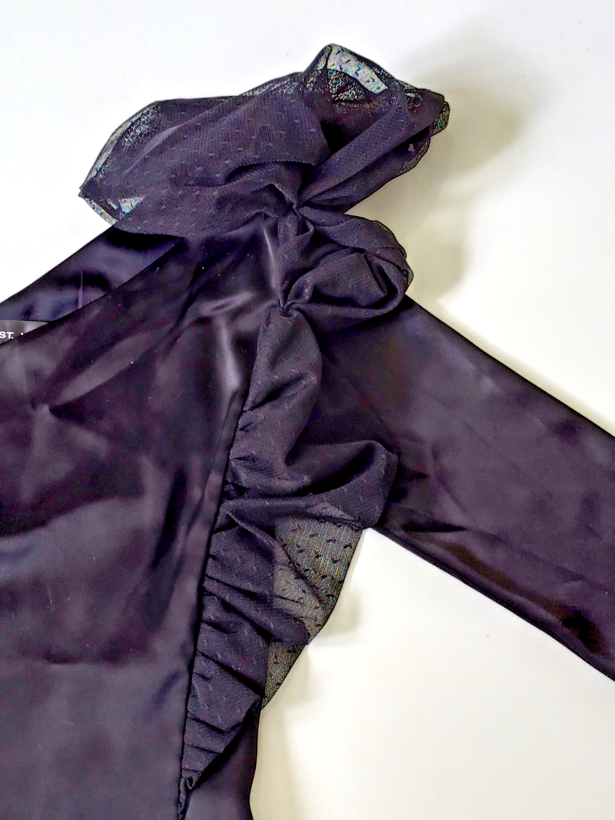 St. John Evening One Shoulder Blouse Black Embellished Tulle Raffle sz.2 Womens