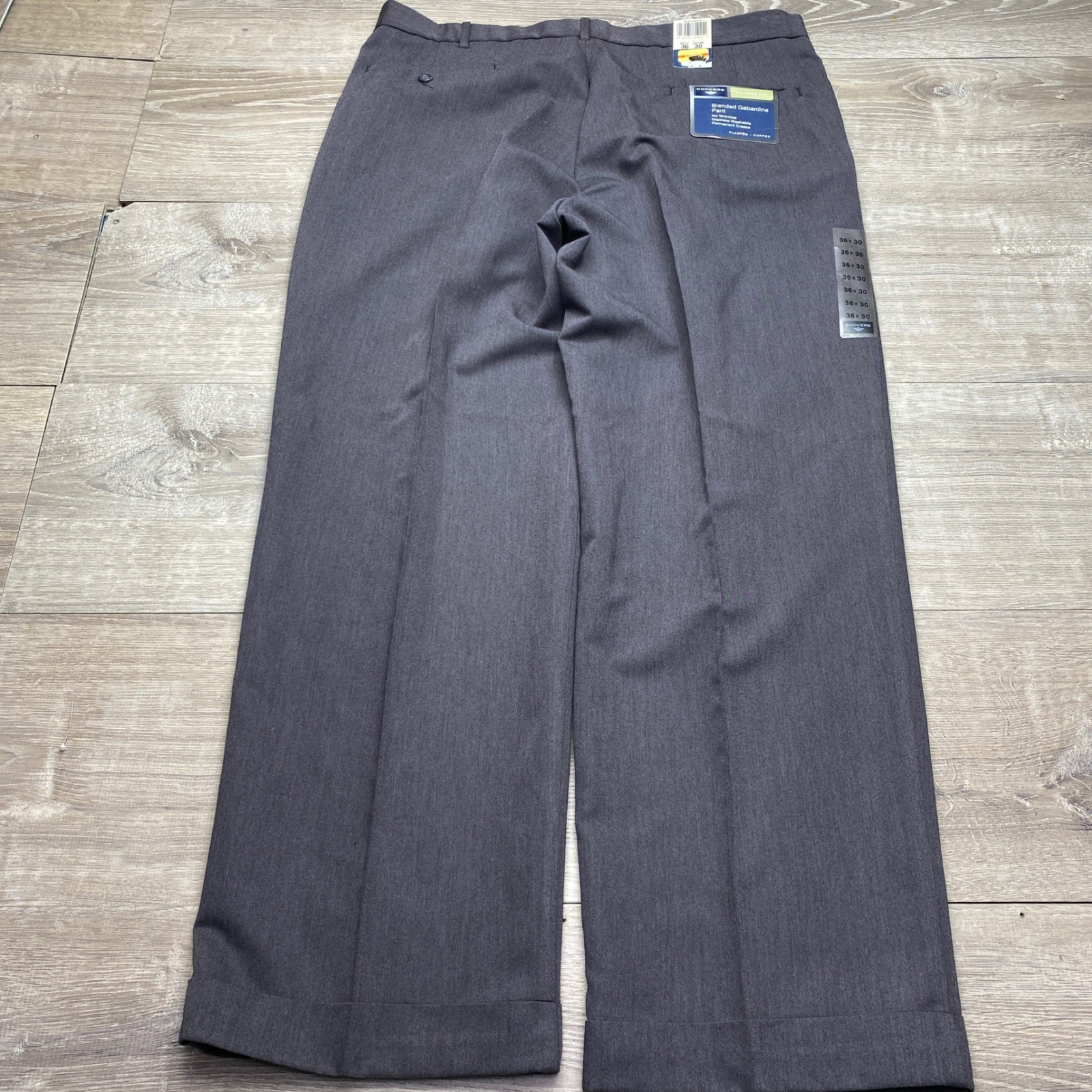 Dockers Mens 36×30 Relaxed Fit Pleated Cuffed Gabardine Pants Grey NEW