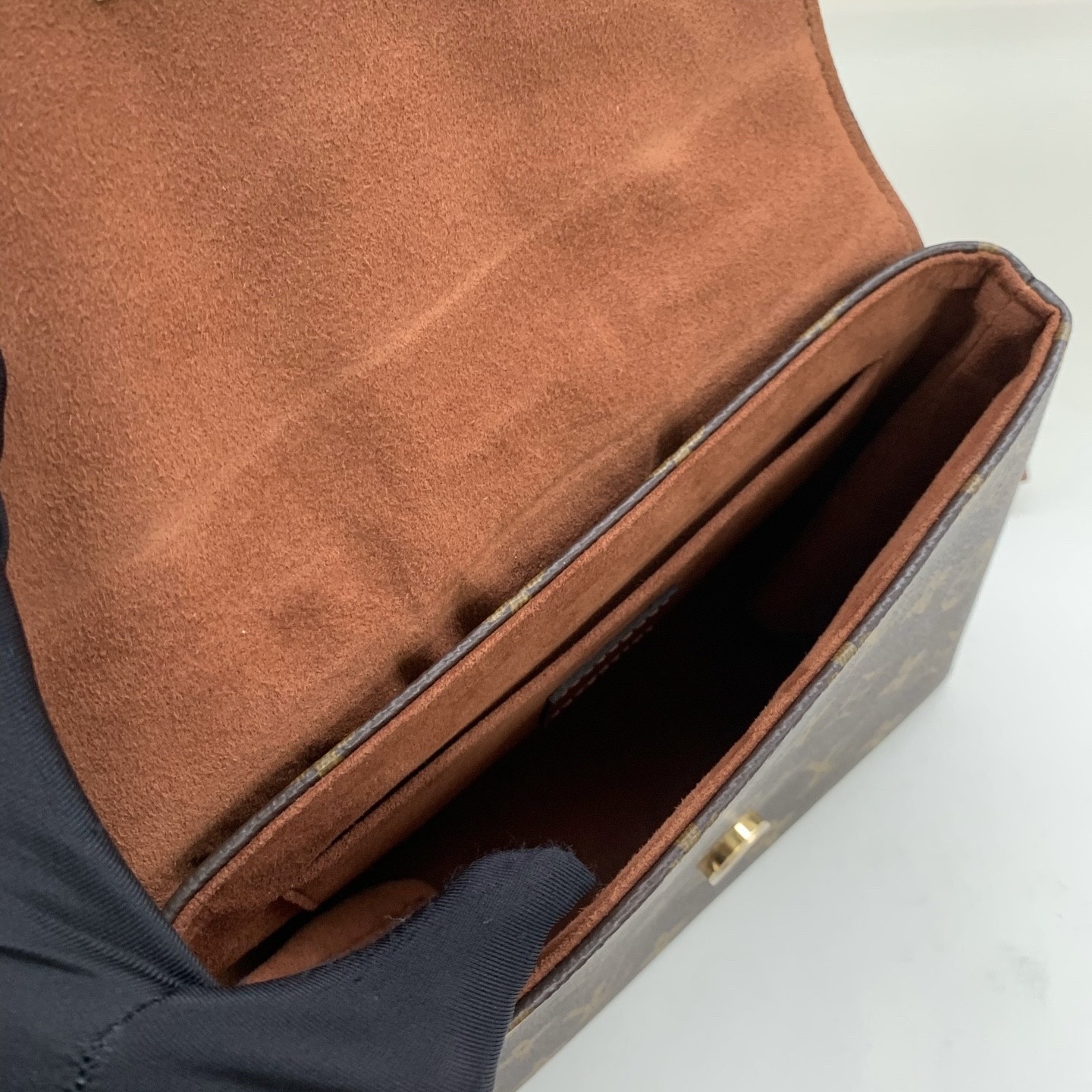 Louis Vuitton Pre-Owned Authentic Locky Bb Satchel Caramel