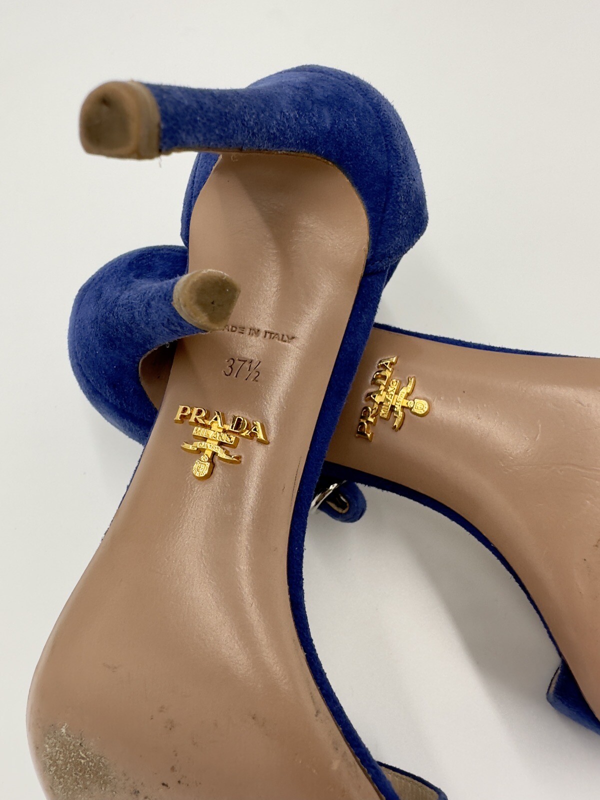 Original GUCCI women shoes size 7.5 new (RETURNS ARE NOT ACCEPTED )