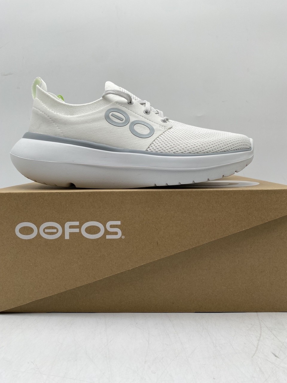 OOFOS OOMY STRIDE Women’s NEW Recovery Sneakers White Multiple Sizes