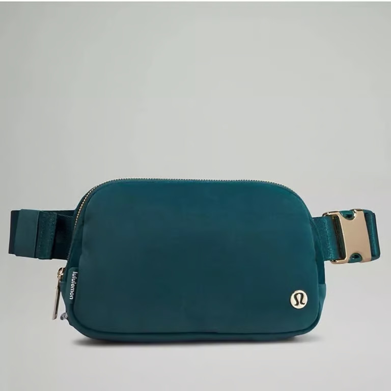 Lululemon Everywhere Belt Bag 1L Velour Jasper Green / Gold