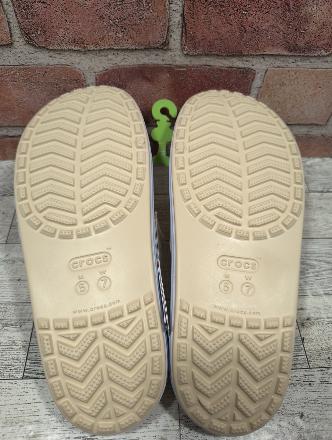 Crocs Bayaband Beige Raised Crocs Logo Unisex Slides Size M5/W7 205392-1LI NWT