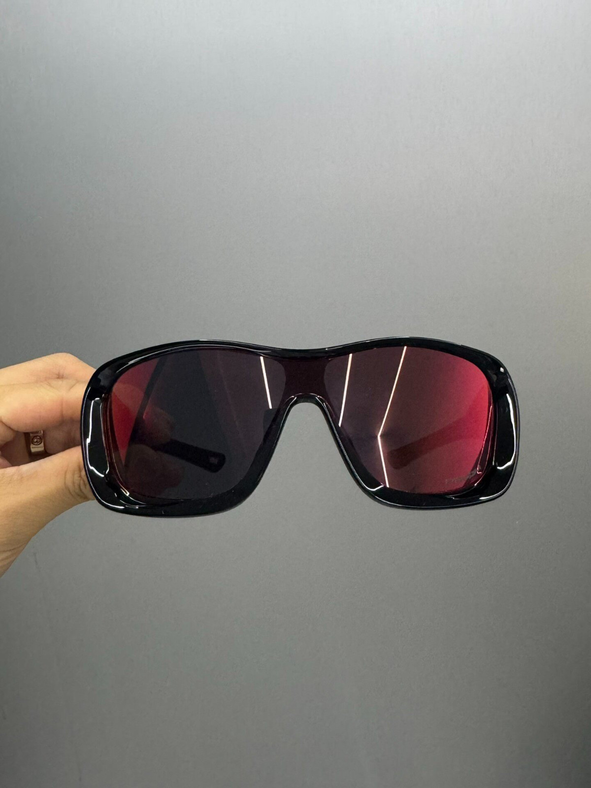 Vintage Oakley De La Salle OO9493 Prizm Sunglasses Black Frames Prizm Red Lens